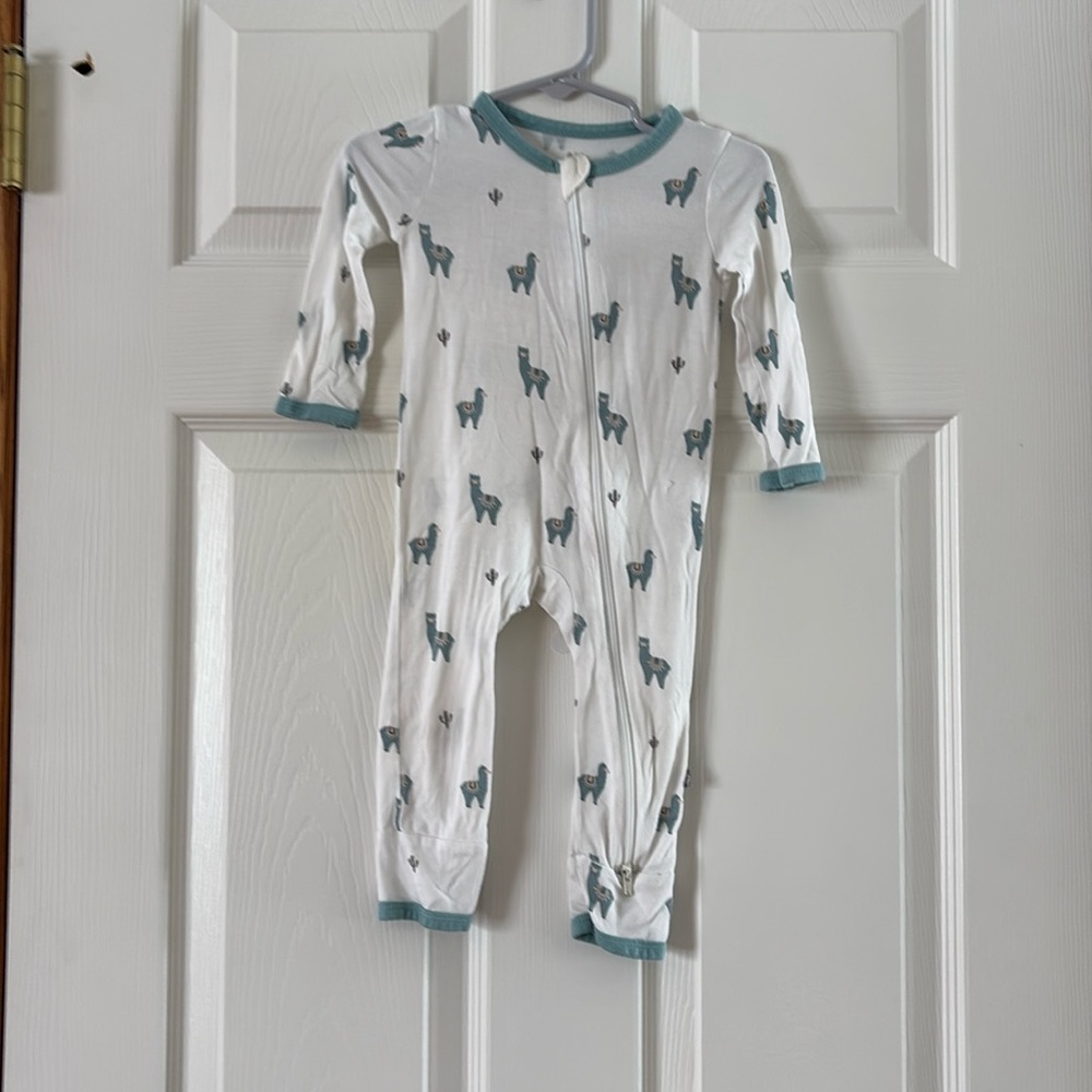 Kyte baby zipper onesie 12-18 months. No stains/holes